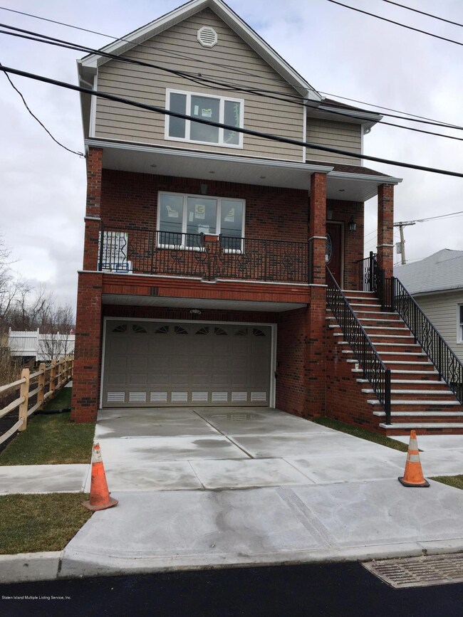 397 Patterson Ave, Staten Island, NY 10305 - photo 2