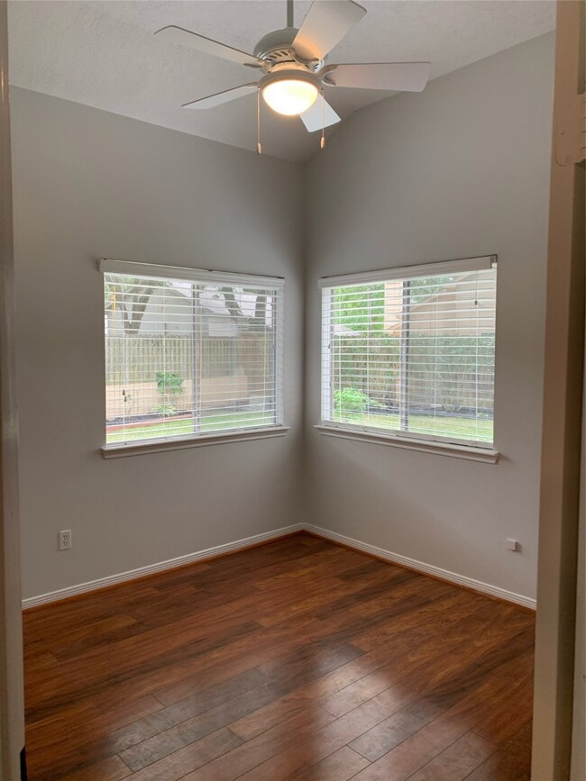 16115 Springbank Dr, Houston, TX 77095 - photo 4