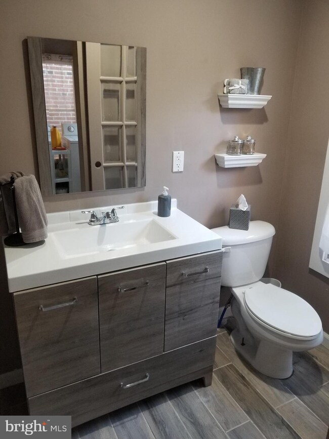 305 W 5th St, Lansdale, PA 19446 - photo 4