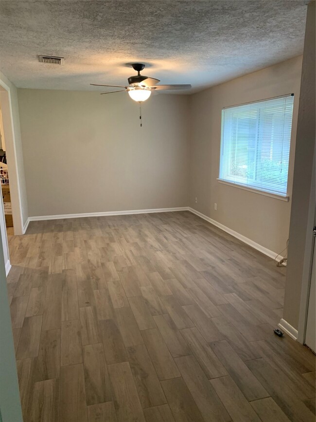 206 Sunnyview Ave unit A, Friendswood, TX 77546 - photo 2