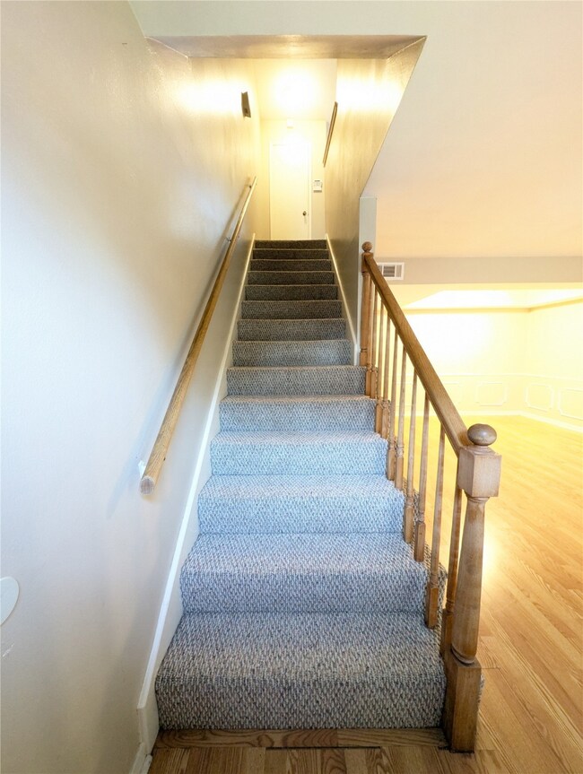 10158 Longmont Dr unit 387, Houston, TX 77042 - photo 4