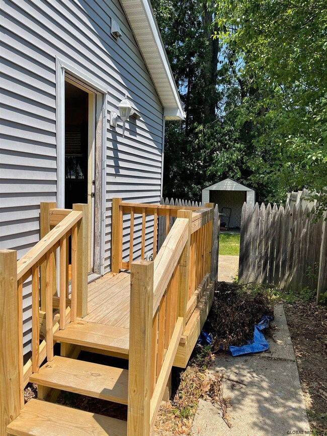 10 Connecticut Ave, Rensselaer, NY 12144 - photo 3