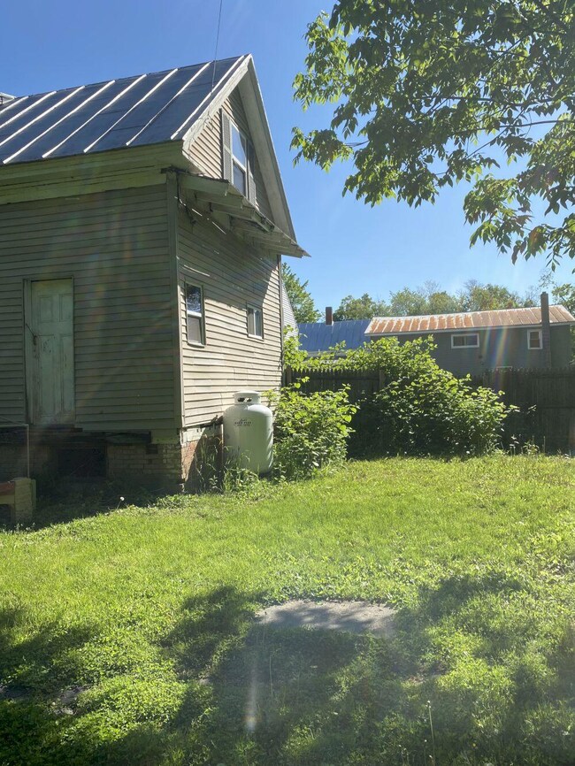 13 Leavitt St, Skowhegan, ME 04976 - photo 5