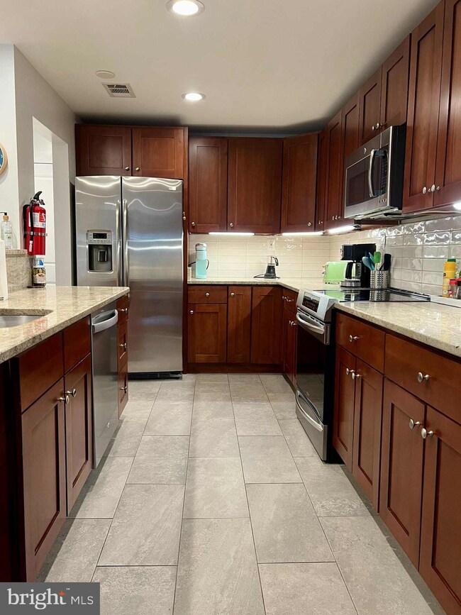 4118 18th Rd N unit MIDDLE FLOOR, Arlington, VA 22207 - photo 5