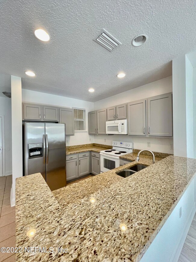 2313 White Sands Dr, Jacksonville, FL 32216 - photo 4