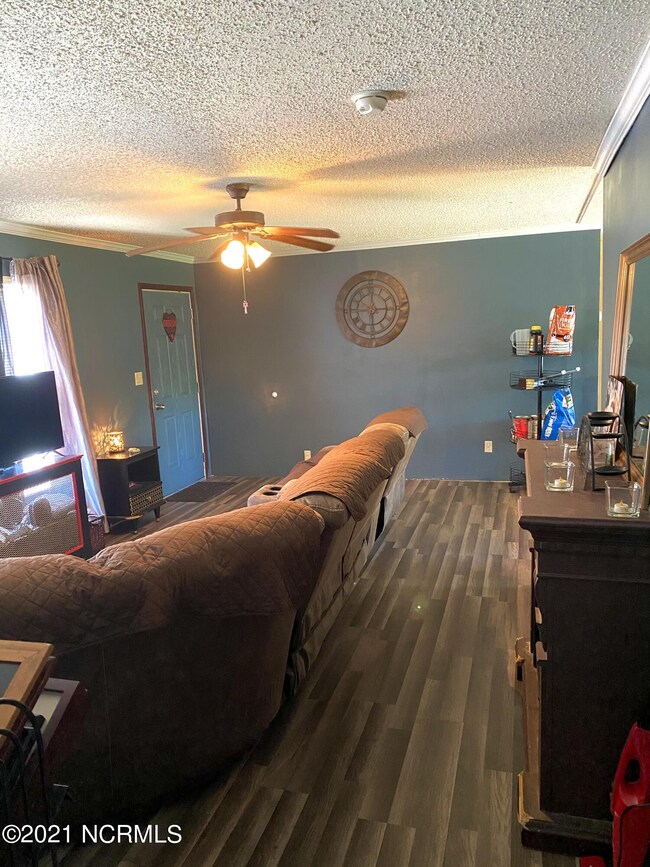 5F4EF75B-DD22-4972-824E-35F5CD0102B2