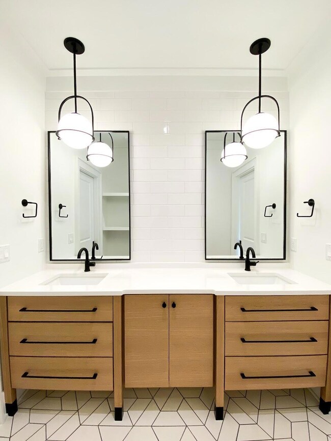 secondary bathroom