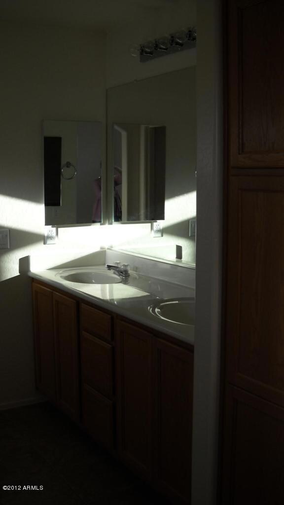 Hadley Vanity