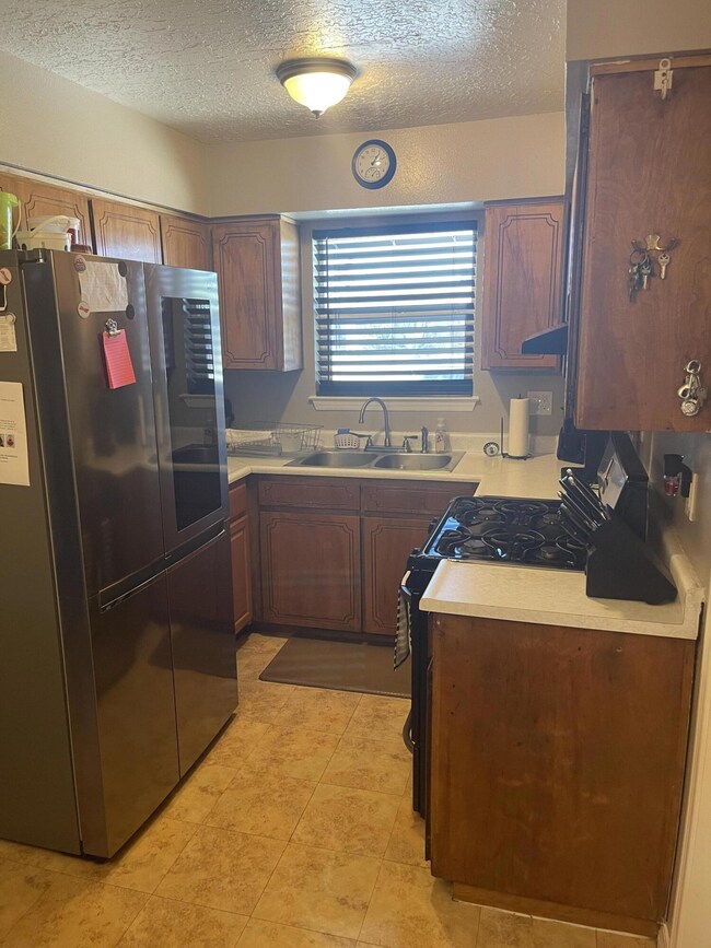 506 Riverview Cir, El Paso, TX 79915 - photo 5