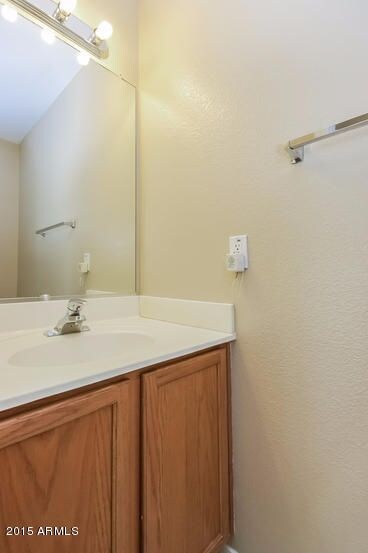 007-Powder_Room-2228362-small