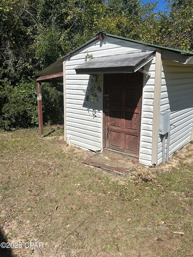 1105 13th St, Southport, FL 32409 - photo 6