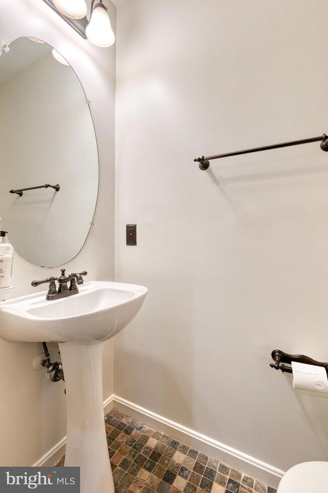 10834 Will Painter Dr, Owings Mills, MD 21117 - photo 5