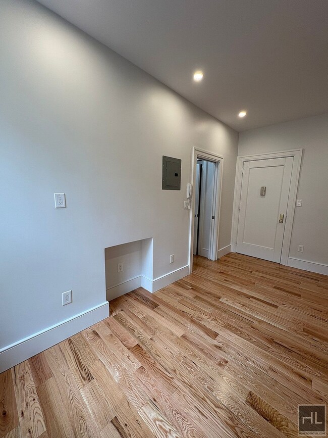 Hendrik Hudson Apartments unit 7K, New York, NY 10025 - photo 3