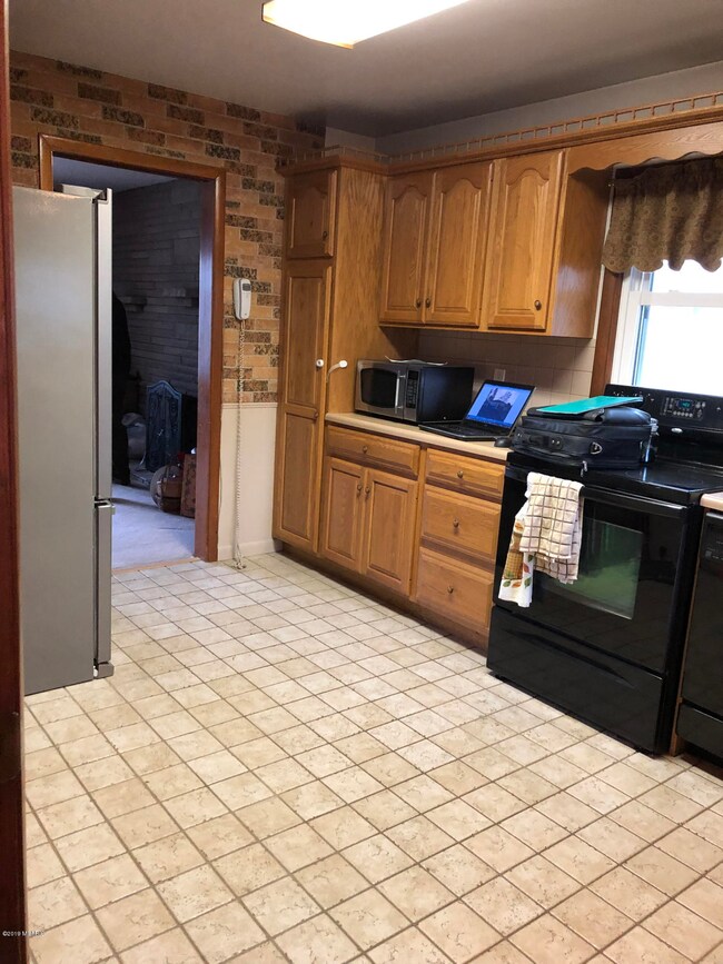 1510 Sheridan Ave, Niles, MI 49120 - photo 3