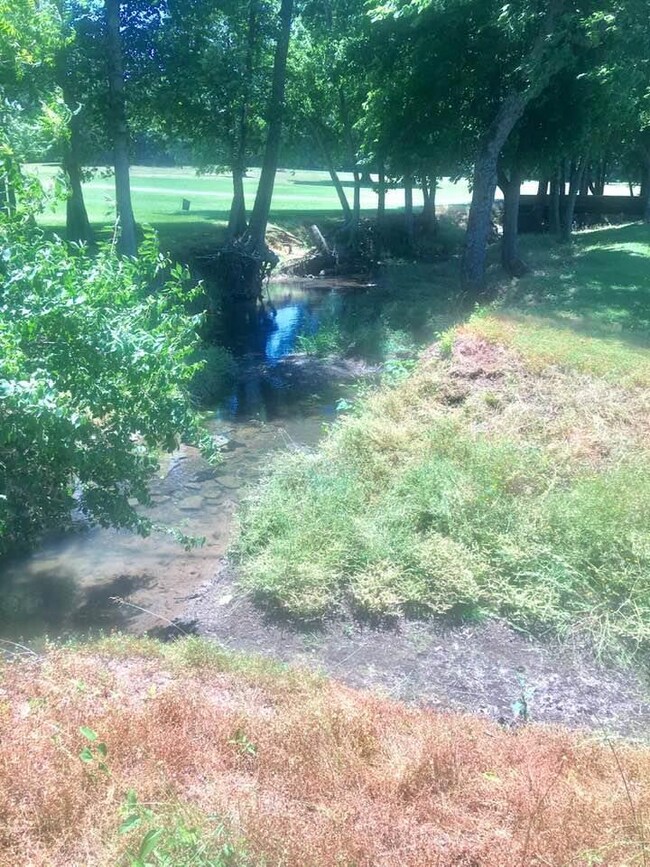 Caneridge area...Only minutes away from the city.