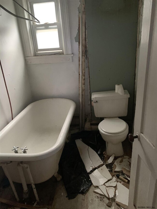 467 N Pearl St, Menands, NY 12204 - photo 6