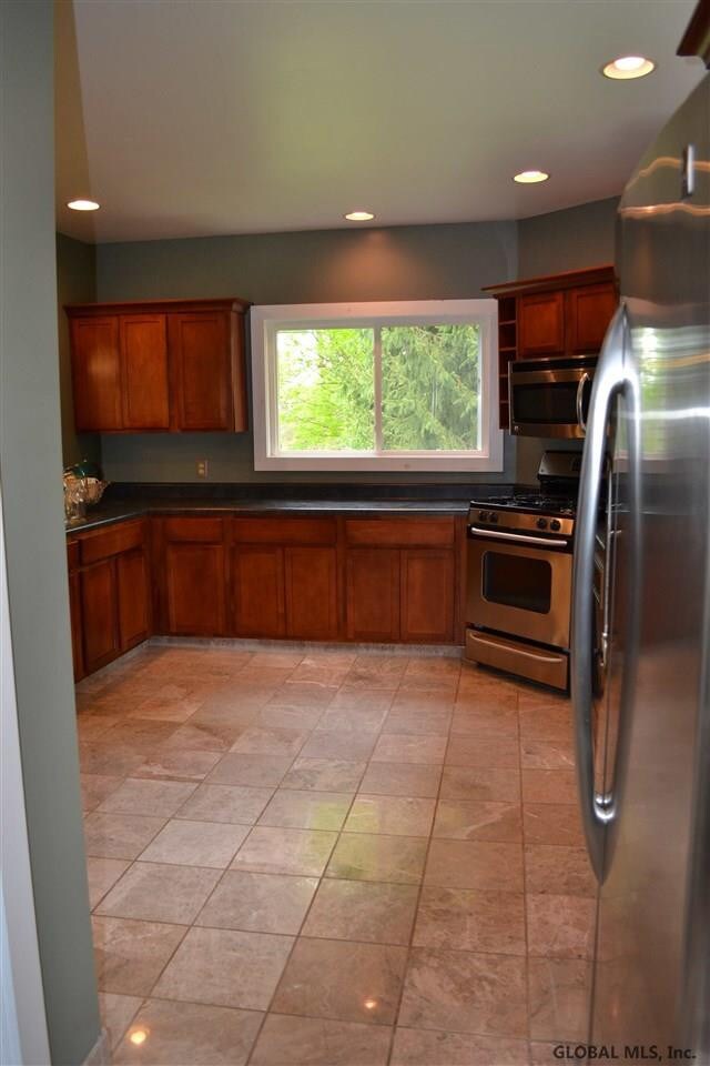 429 Maple Ave, Ballston Spa, NY 12020 - photo 5