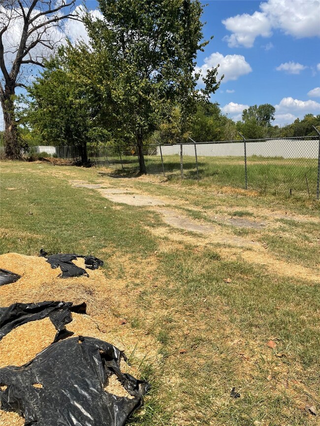 12817 Ann Louise Rd, Houston, TX 77086 - photo 7