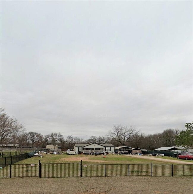 128 Finneyoaks Ln, Weatherford, TX 76085 - photo 2