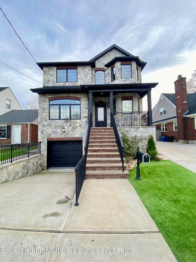 32 Coughlan Ave, Staten Island, NY 10310 - photo 3