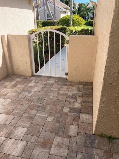 133 N Lakeshore Dr, Hypoluxo, FL 33462 - photo 6