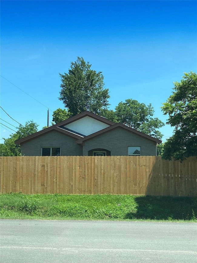 2210 Esther Dr, Houston, TX 77088 - photo 2