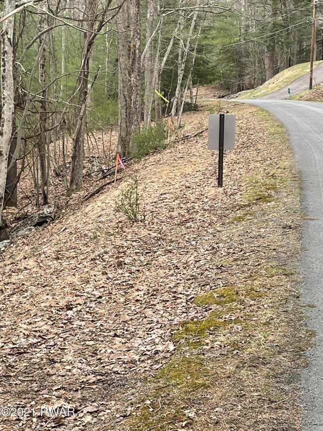 lot 10 Woodledge Alley E, Hawley, PA 18428 - photo 5