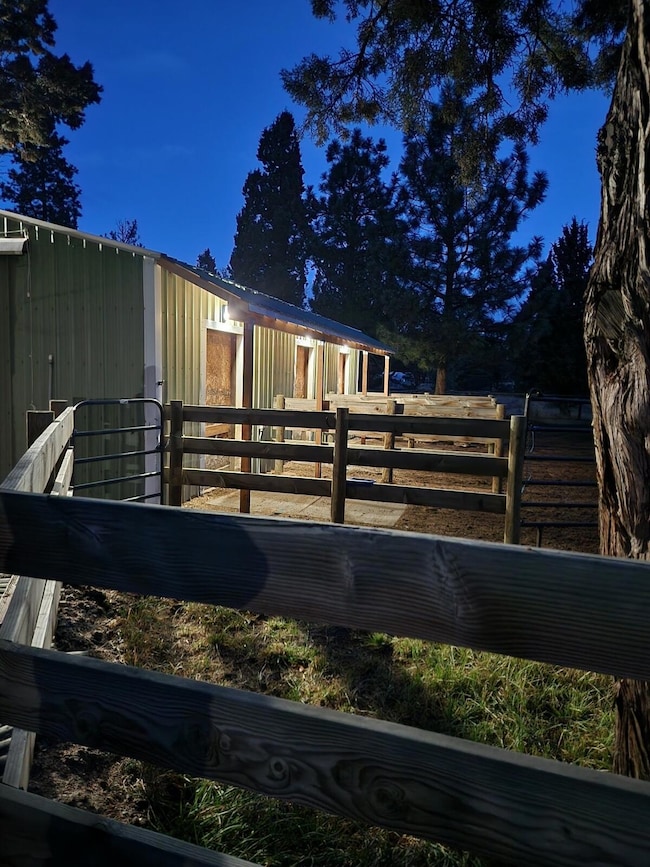 67205 Bass Ln, Bend, OR 97701 - photo 4