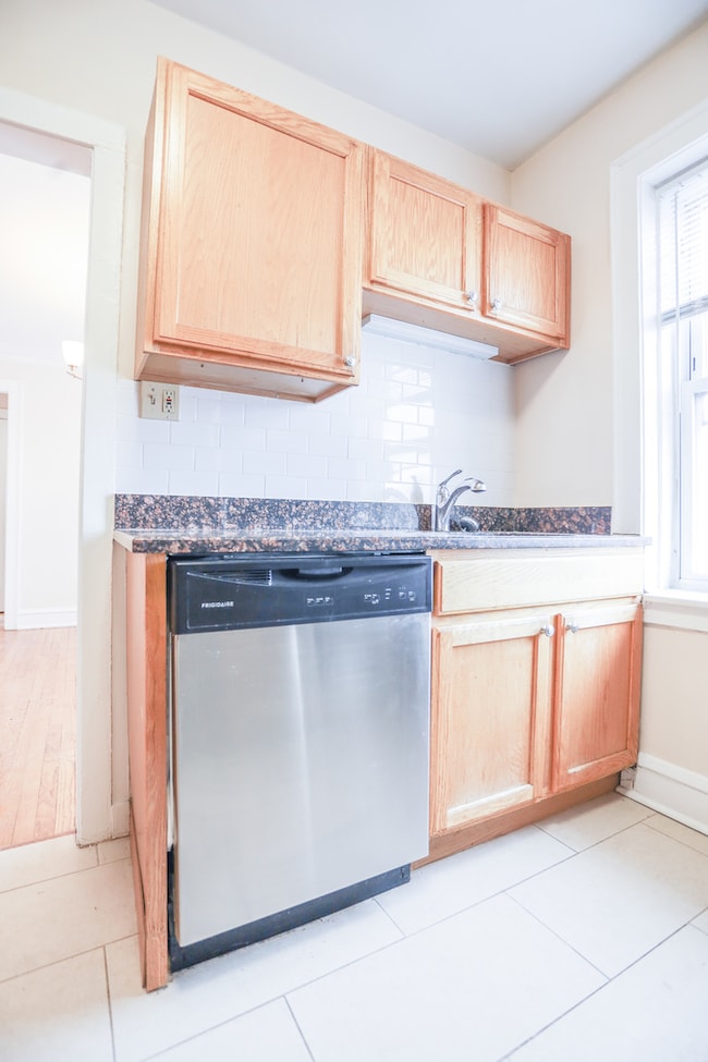 4805 N Bell Ave unit 3N, Chicago, IL 60625 - photo 2