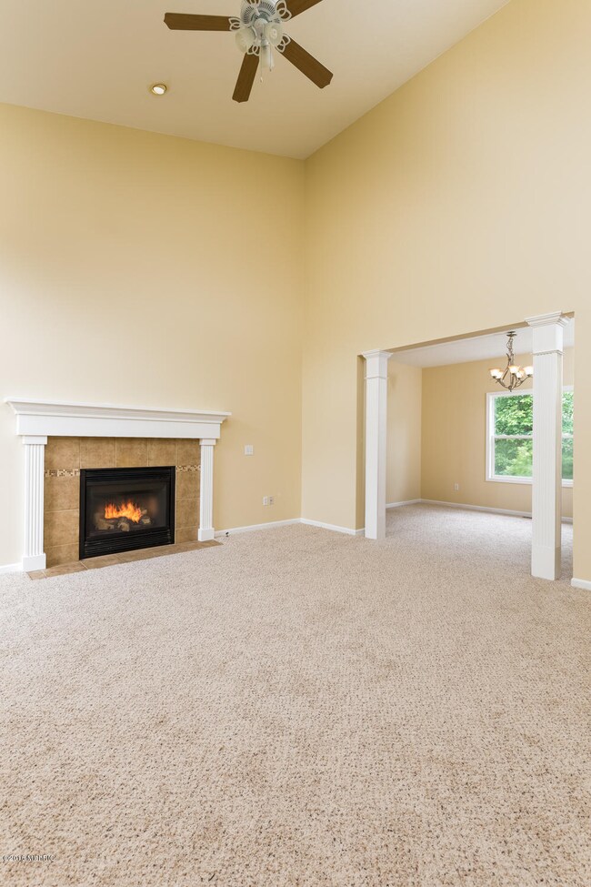 2237 Beatrice Dr NE unit 10, Grand Rapids, MI 49505 - photo 3