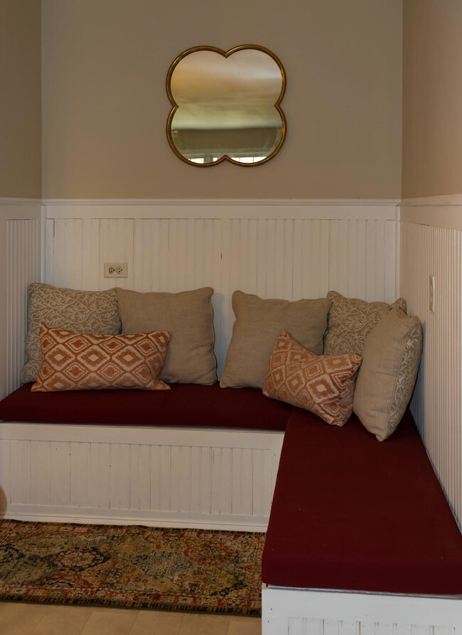 04-sitting area