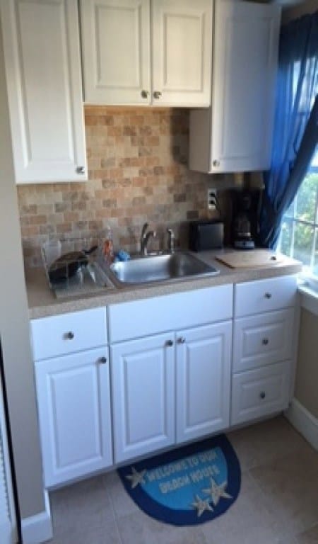 85 Maple Ave unit 2, Middletown, RI 02842 - photo 3