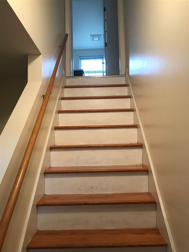 17 Wolf Rd, Lebanon, NH 03766 - photo 5