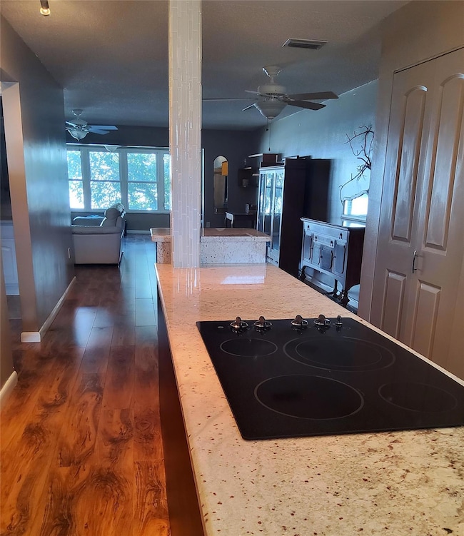 Dover House unit 303, Gulfport, FL 33707 - photo 2