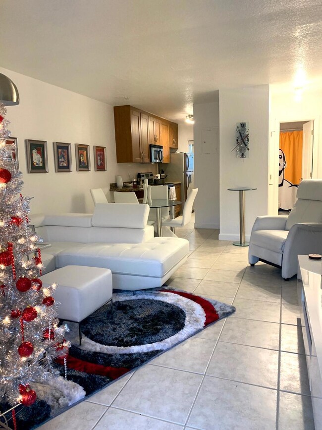 2643 NE 8th Ave unit 12, Wilton Manors, FL 33334 - photo 5