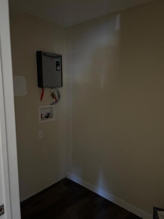 371 Banyan Ave (Main House), Pahokee, FL 33476 - photo 5