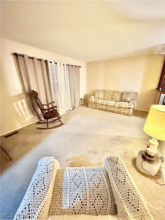 2149 E 39th St, Lorain, OH 44055 - photo 2