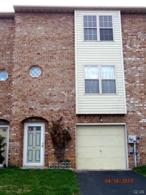 328 Moty Dr, Alburtis, PA 18011 - photo 2