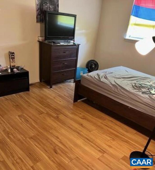 1215 Wertland St unit A21, Charlottesville, VA 22903 - photo 6