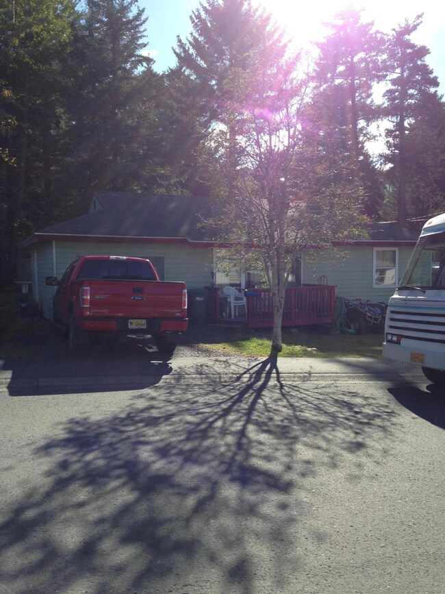 816 Willow St, Kodiak, AK 99615 - photo 3