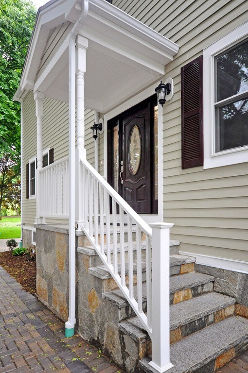 17 Reed St unit 2, Arlington, MA 02474 - photo 2