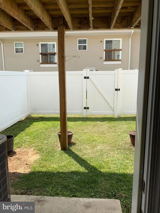 211 Sage Cir, Winchester, VA 22603 - photo 7