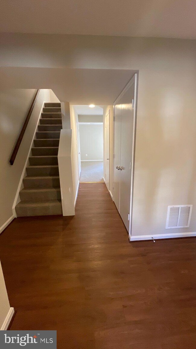 10368 College Square, Columbia, MD 21044 - photo 3