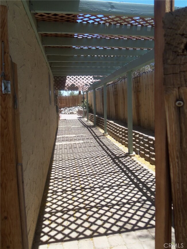 6943 Roberts Ave, Twentynine Palms, CA 92277 - photo 3