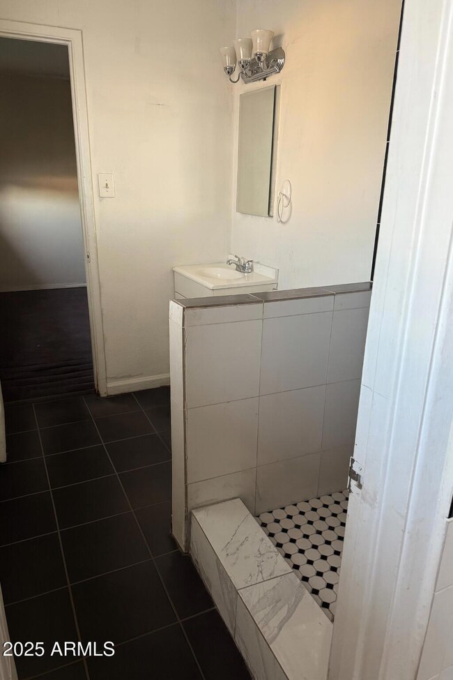 8008 E Whitton Ave, Scottsdale, AZ 85251 - photo 5