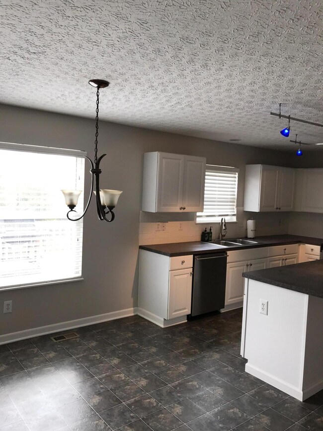 9316 Prestwick Green Dr, Columbus, OH 43240 - photo 4