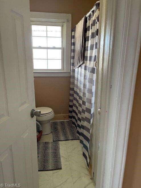 113 Bitting bathroom