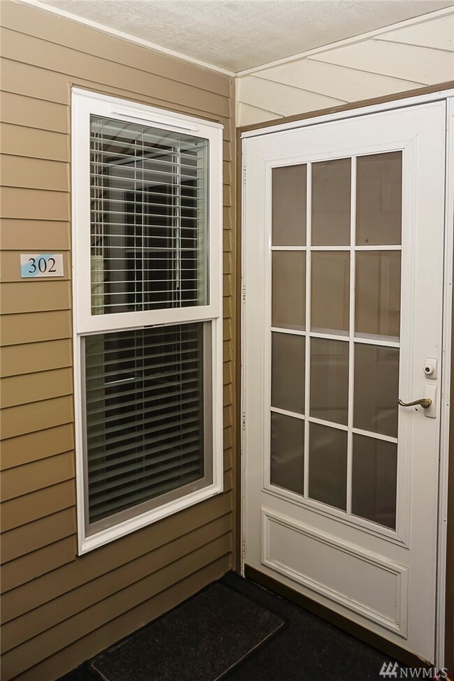 200 Mt Park Blvd SW unit A-302, Issaquah, WA 98027 - photo 3