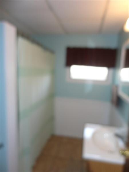 1ST FLOOR BATH