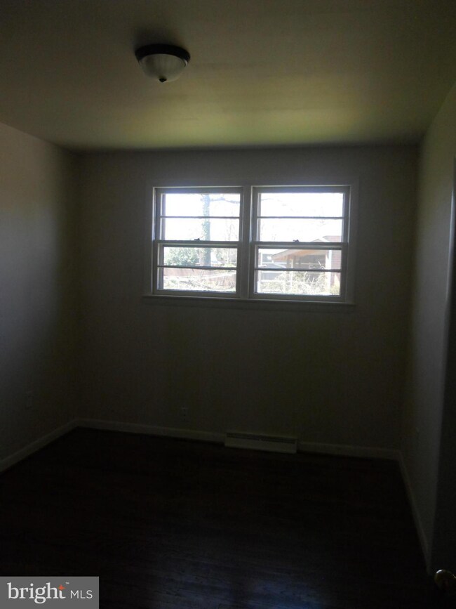 5209 Brinkley Rd, Temple Hills, MD 20748 - photo 6